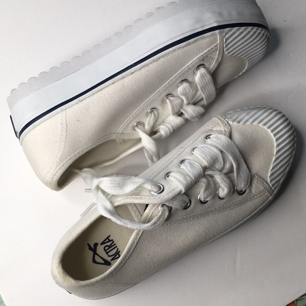 ACTRA platform canvas white sneaker